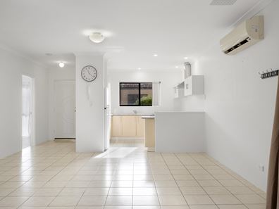 2/8 Toledo Close, Cannington WA 6107