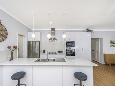 17 Toscana Way, Kelmscott WA 6111