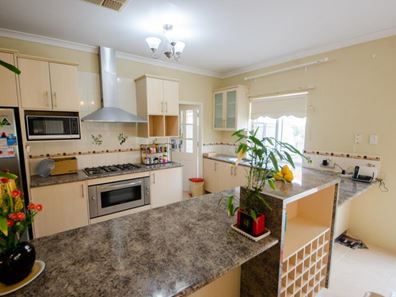 9 McKim Street, Canning Vale WA 6155