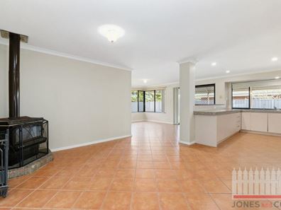 10 Mitchell Place, Two Rocks WA 6037