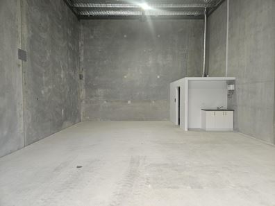4/9 Deviation Way, Neerabup WA 6031