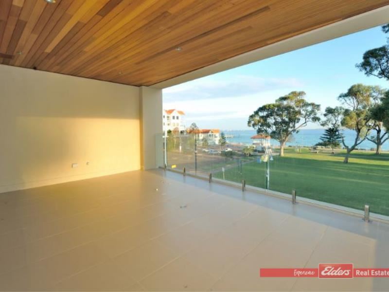 2/3 Rockingham Beach Road, Rockingham WA 6168