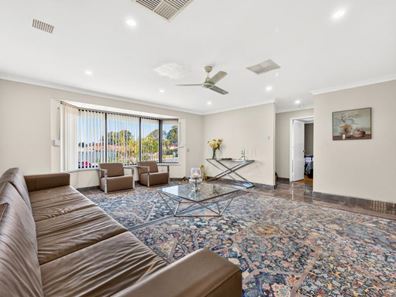4 Ellara Court, Alexander Heights WA 6064