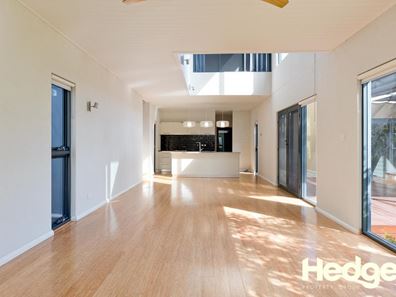7 Glory Court, Karrinyup WA 6018
