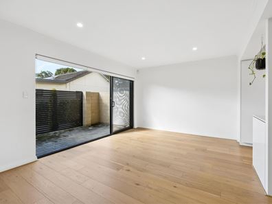 34b Birdwood Street, Innaloo WA 6018