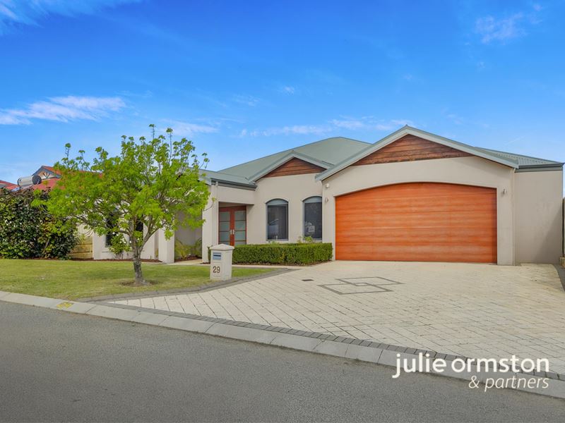 29 Chartwell Bend, Hocking WA 6065