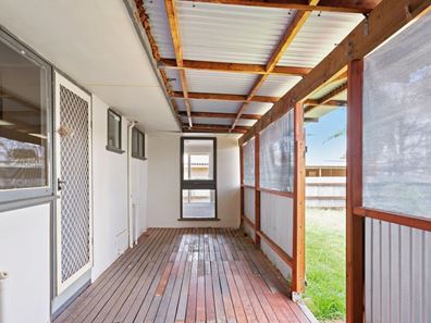 16 Phoenix Place, South Kalgoorlie WA 6430
