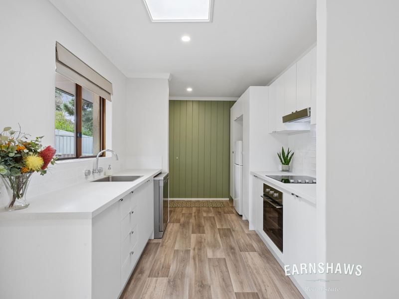 11 Railway Parade, Glen Forrest WA 6071
