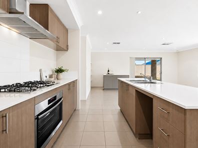 11 Broomhurst St, Baldivis WA 6171