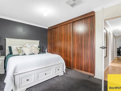 79 Glyndebourne Ave, Thornlie WA 6108