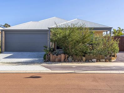 34 Ashwood Parkway, Lakelands WA 6180