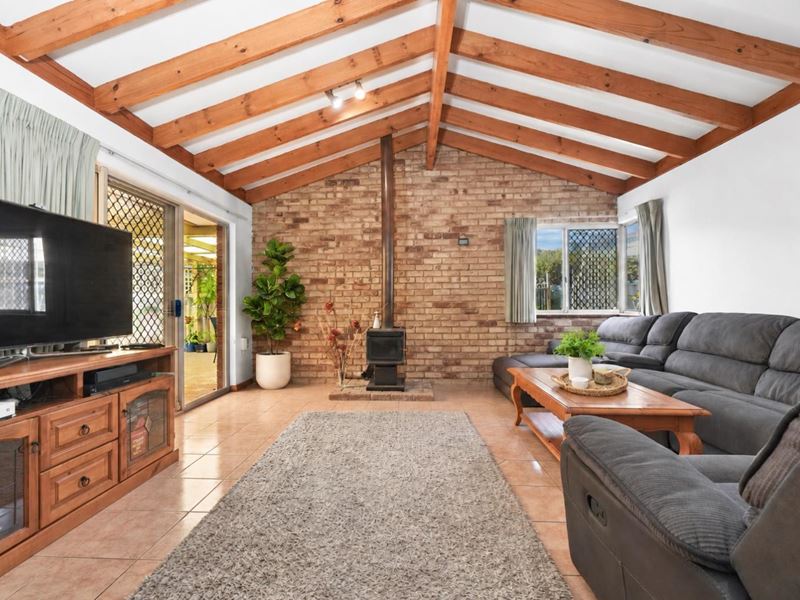4 Sulina Court, Duncraig WA 6023