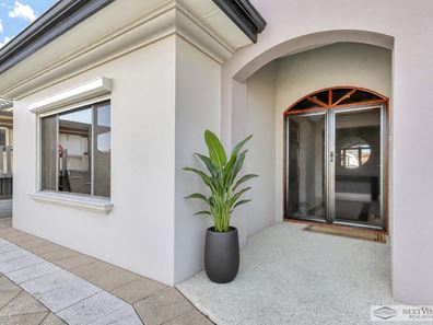 4 Carbine Way, Lake Coogee WA 6166