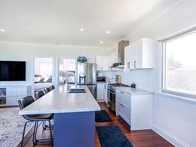 29 De Burgh Street, Ledge Point WA 6043