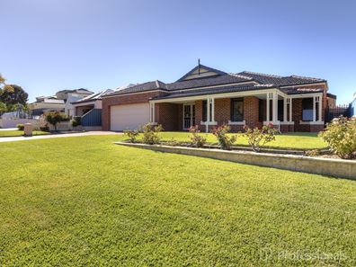98 Golf Links Drive, Carramar WA 6031