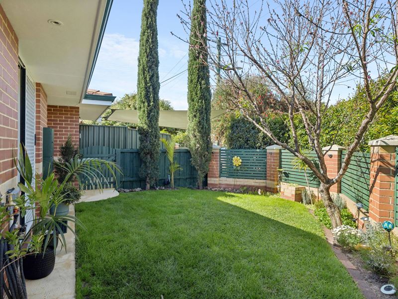 8 Cato Street, Glendalough WA 6016