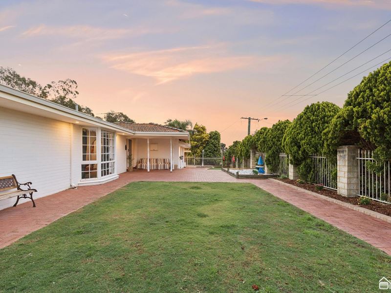 7 Saw Road, Mount Richon WA 6112