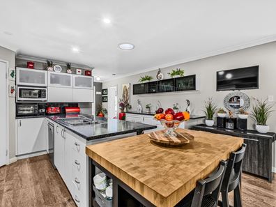 4A Schofield Street, Eden Hill WA 6054