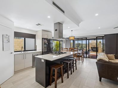 43 Longford Road, Beaconsfield WA 6162