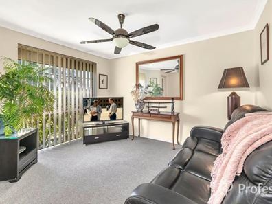 4 Mauritius Court, Waikiki WA 6169
