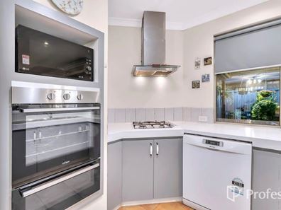 4 Mauritius Court, Waikiki WA 6169