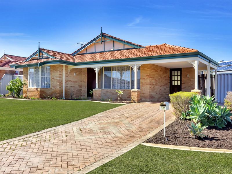 12 Yorkshire Dale, Ballajura WA 6066