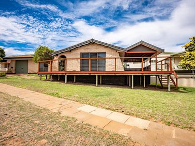 2 Thomas Avenue, Geraldton WA 6530