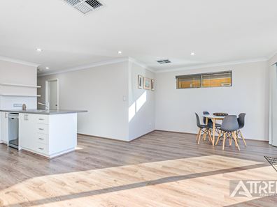 8 Hobson Loop, Piara Waters WA 6112