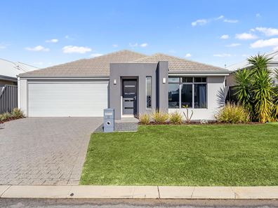 8 Yarloop Street, Piara Waters WA 6112