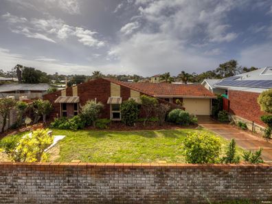 4 Barclay Avenue, Padbury WA 6025