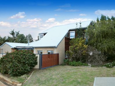 10 Huxtable Terrace, Baldivis WA 6171