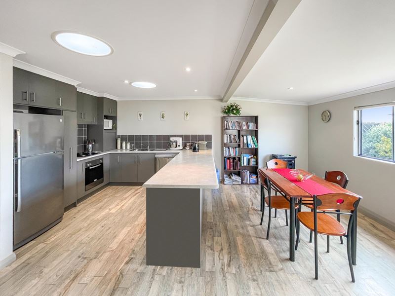2/66 Carbine Street, Orana