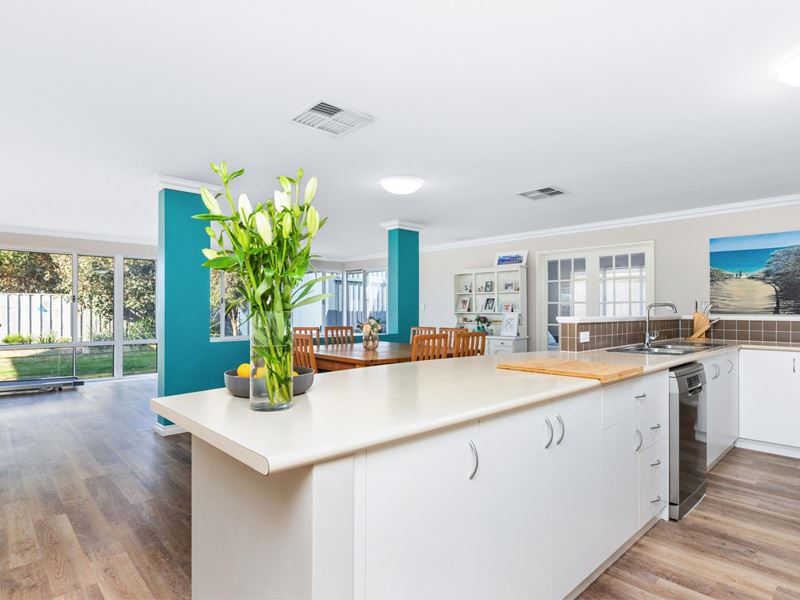 10 Lutea Road, Halls Head