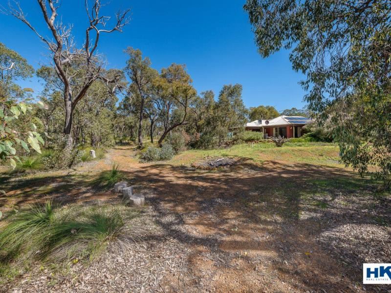 202 Leschenaultia Drive, Chittering