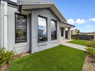 243 Millhouse Road, Aveley WA 6069