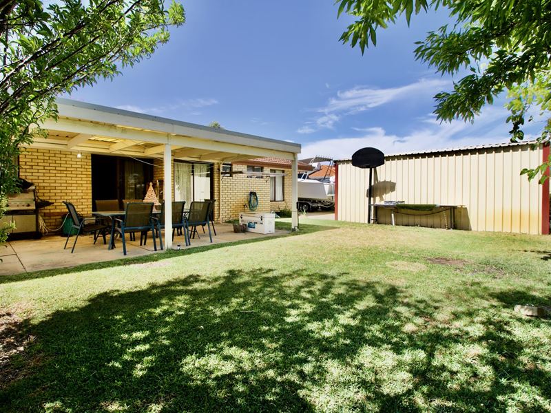 33 Carnegie Loop, Cooloongup WA 6168