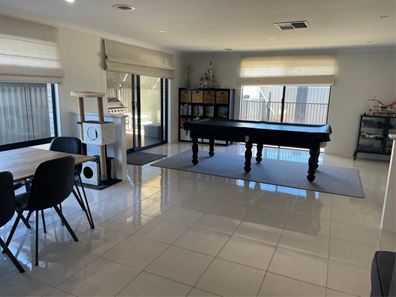 8 Pleasant Avenue, Piara Waters WA 6112