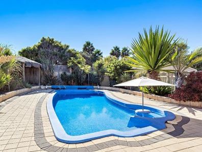 11 Brighton Close, Tarcoola Beach WA 6530