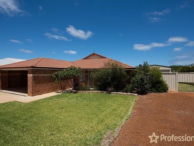 43 Sutcliffe Road, Waggrakine WA 6530