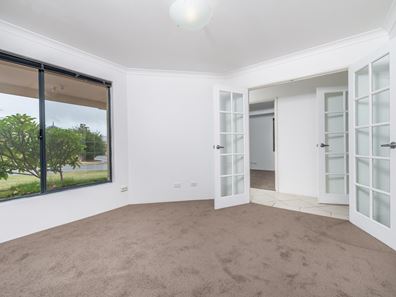 25 Longleaf Drive, Clarkson WA 6030