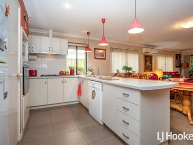 33 Casablanca Avenue, Southern River WA 6110