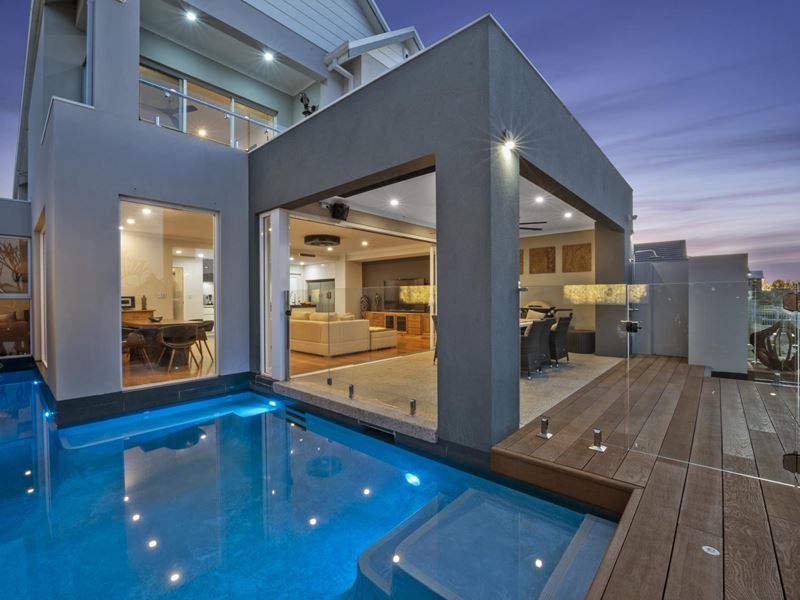 15 Trade Winds Retreat, Dudley Park