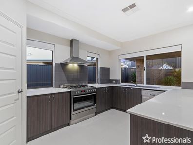 4 Venetian Way, Baldivis WA 6171