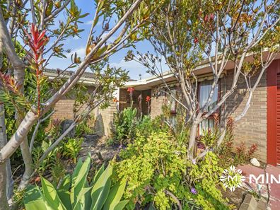 5 Lakeview Place, Bibra Lake WA 6163