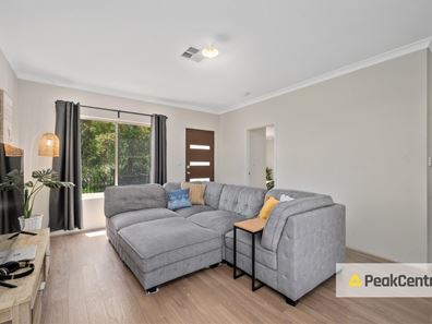 12 Grasstree Lane, Success WA 6164