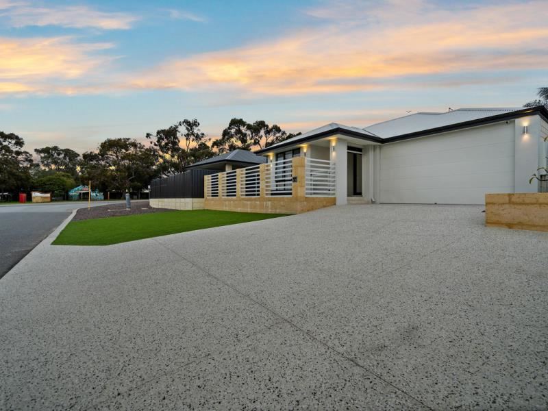 2 Alderhaus Drive, Kingsley
