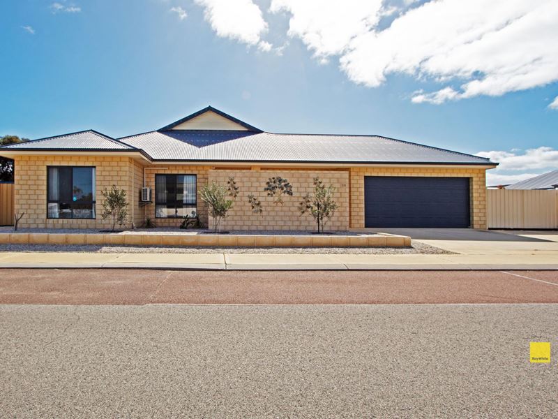 30 Dryandra Bvd, Jurien Bay