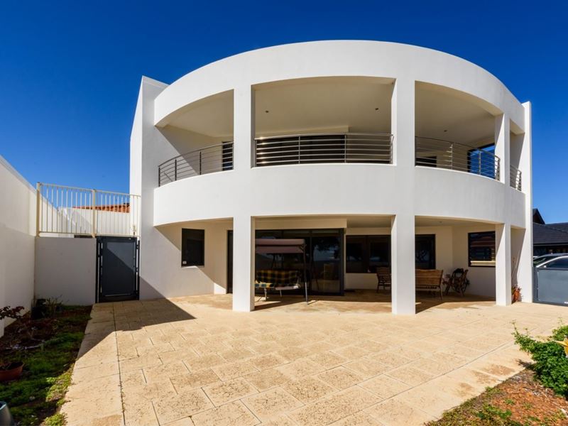 96 Kempton Street, Bluff Point