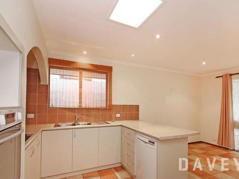 9 Karuah Way, Greenwood