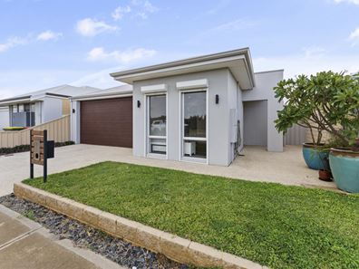 41 Serventy Crescent, Hammond Park WA 6164